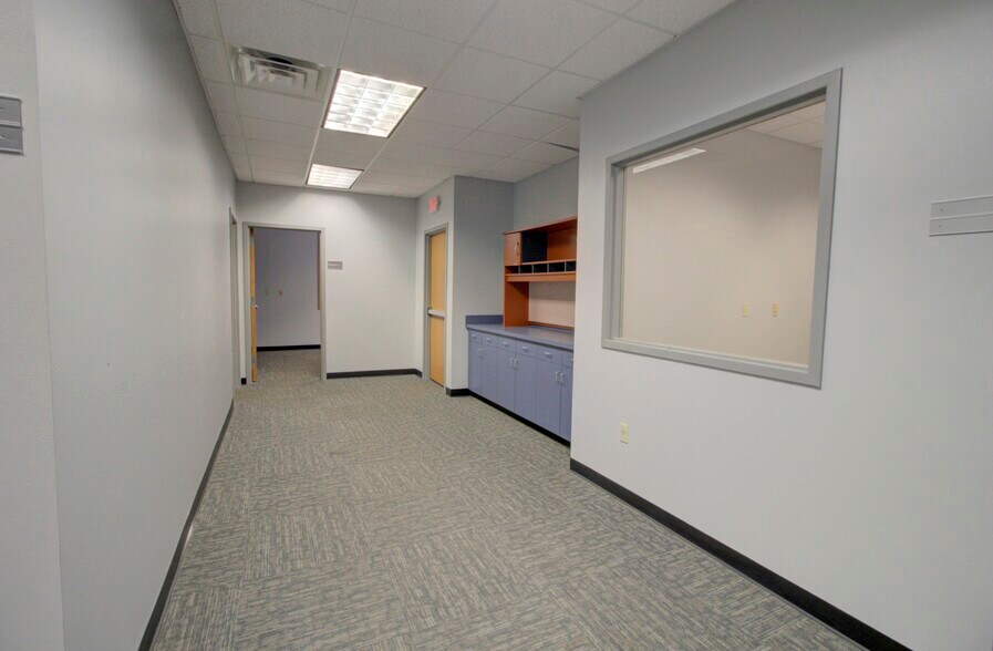 More Photos Of 366 N Portland Way, Galion Medical For Lease