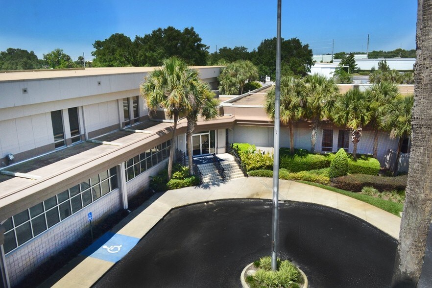 More Photos Of 1144 Griffin Rd, Lakeland Office For Lease