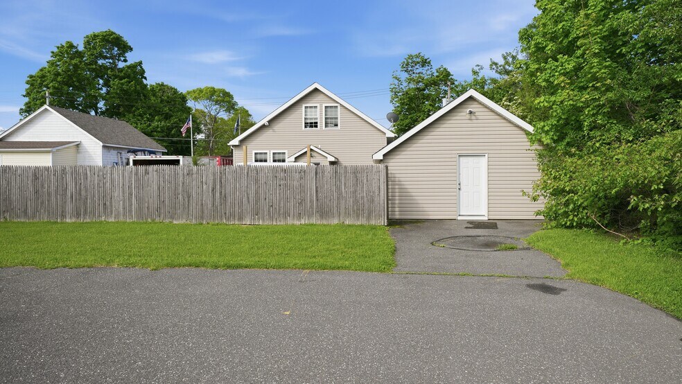More Photos Of 1002-1004 New York 112, Port Jefferson Station Freestanding For Sale