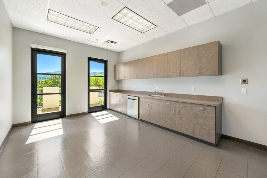 More Photos Of 730 Sandhill Rd, Reno Medical For Lease