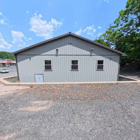 More Photos Of 215 Mauch Chunk St, Pottsville Flex For Sale