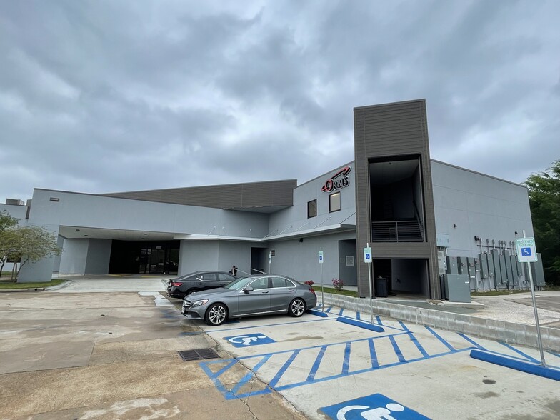 Primary Photo Of 1050 Gemini St, Houston Medical For Lease