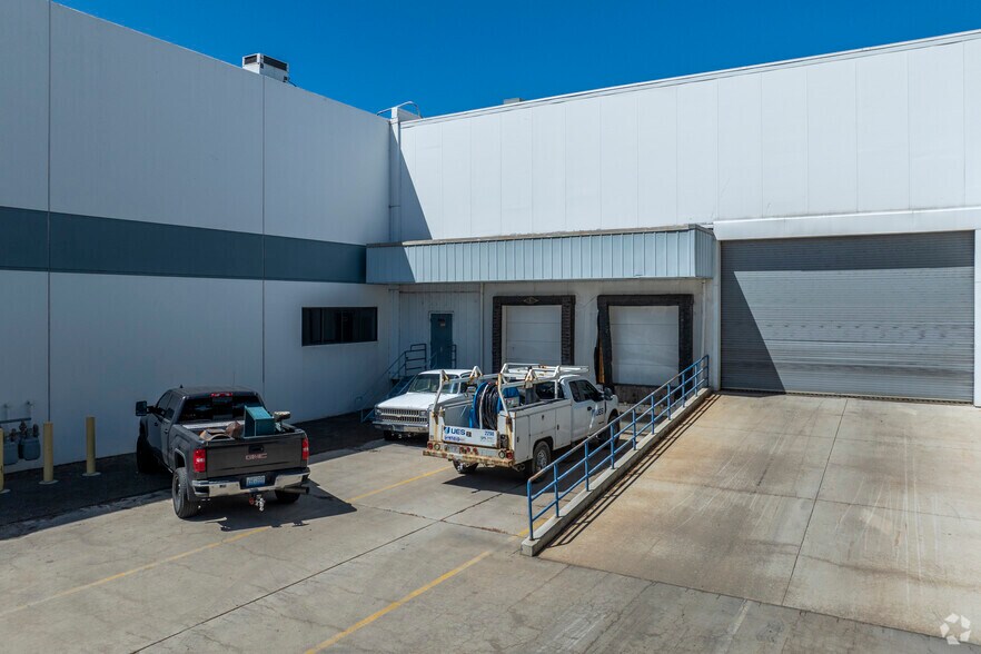 Primary Photo Of 690 Overmyer Rd, Sparks Distribution For Sale