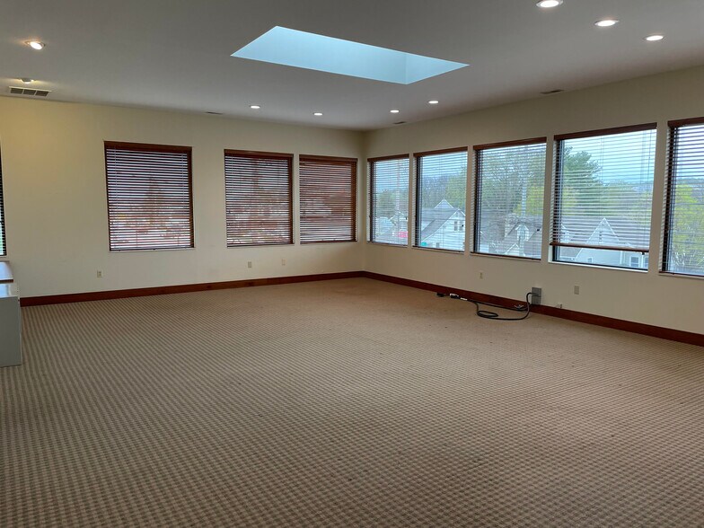 More Photos Of 2401 York Rd, Timonium Medical For Sale