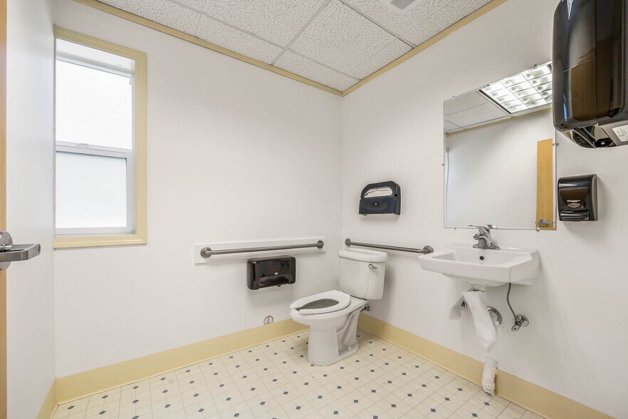 More Photos Of 705 9th St, Florence Medical For Lease