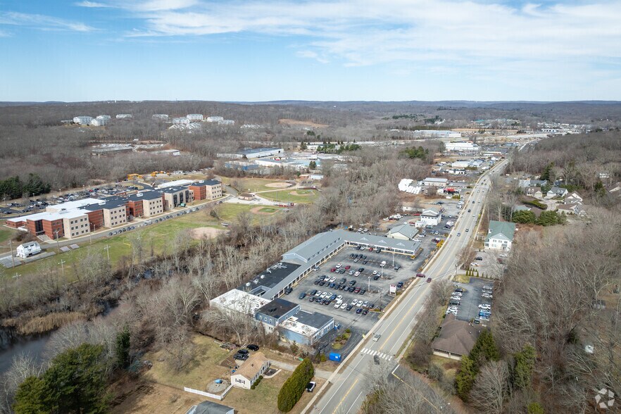 More Photos Of 170 Flanders Rd, Niantic Storefront For Lease