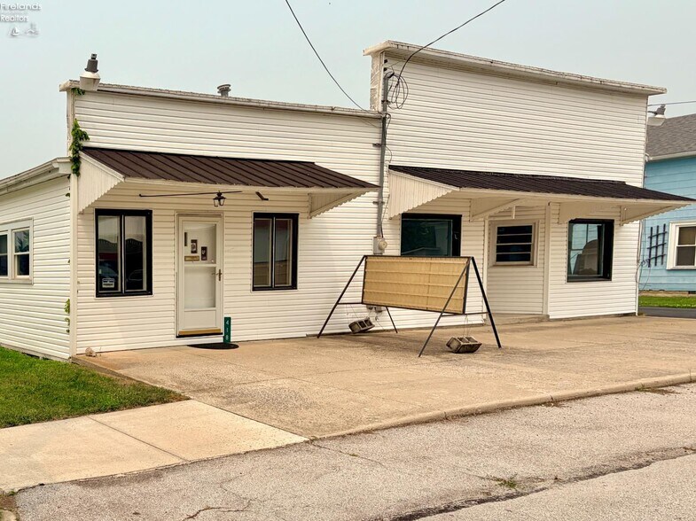 Primary Photo Of 418 Main st, Risingsun General Retail For Sale