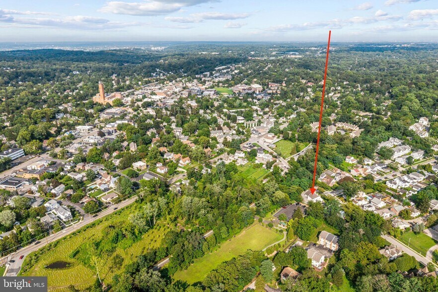 More Photos Of 405 W Wayne Ave, Wayne Office Residential For Sale