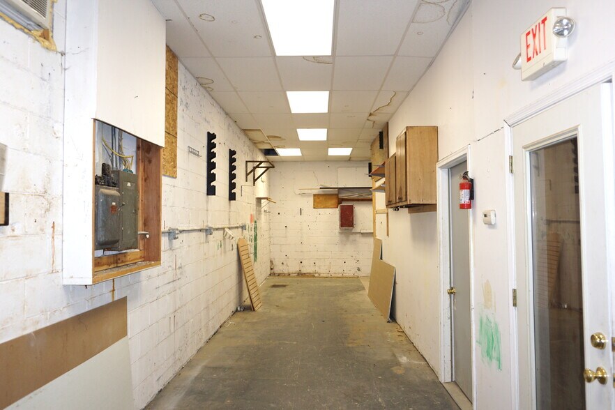 More Photos Of 379 Shippan Ave, Stamford General Retail For Lease