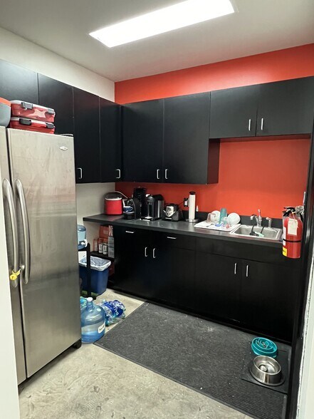 More Photos Of 4210-4212 E La Palma Ave, Anaheim Warehouse For Sale