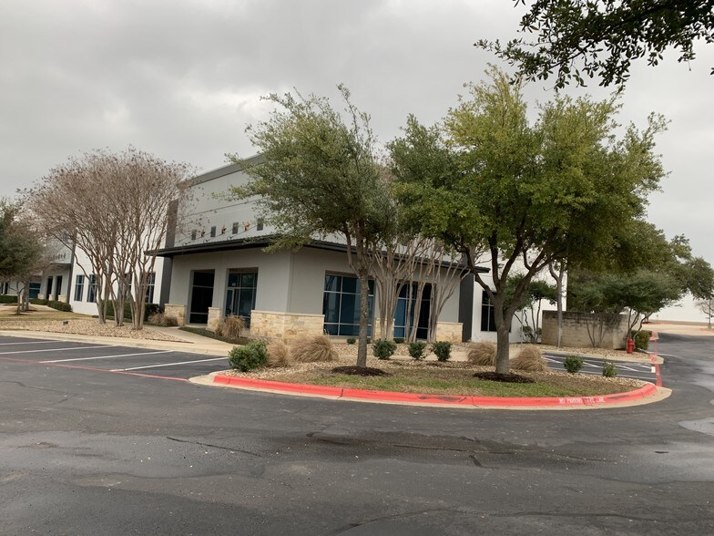 More Photos Of 2590 Oakmont Dr, Round Rock Unknown For Lease