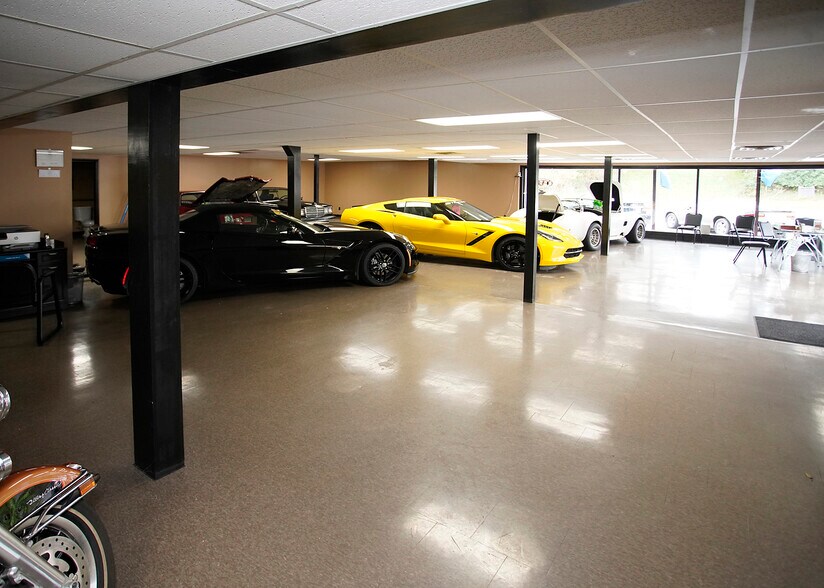 More Photos Of 9947 Brooklyn Rd, Brooklyn Freestanding For Sale