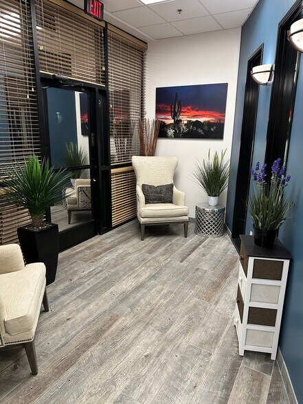 More Photos Of 4025 W Chandler Blvd, Chandler Coworking Space