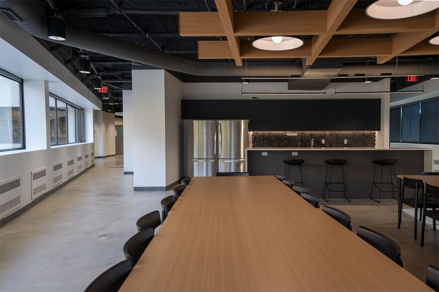 More Photos Of 9201 Ward Pky, Kansas City Office For Sale