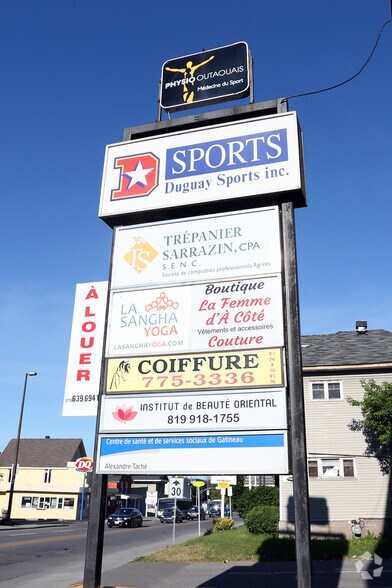 More Photos Of 380-402 Boul Alexandre-Taché, Gatineau Freestanding For Lease