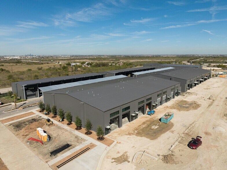 More Photos Of 8001 Circuit of the Americas #100 blvd, Del Valle Showroom For Sale