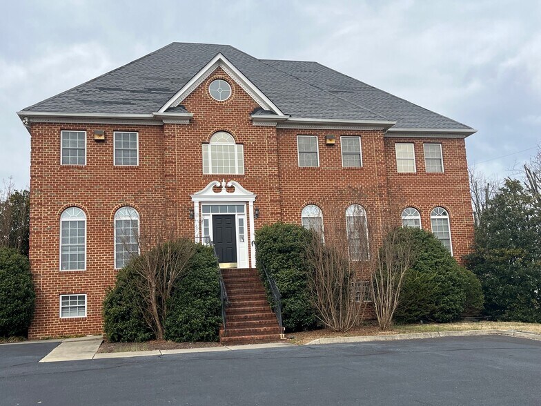 More Photos Of 1900 Manakin Rd, Manakin Sabot Office For Lease