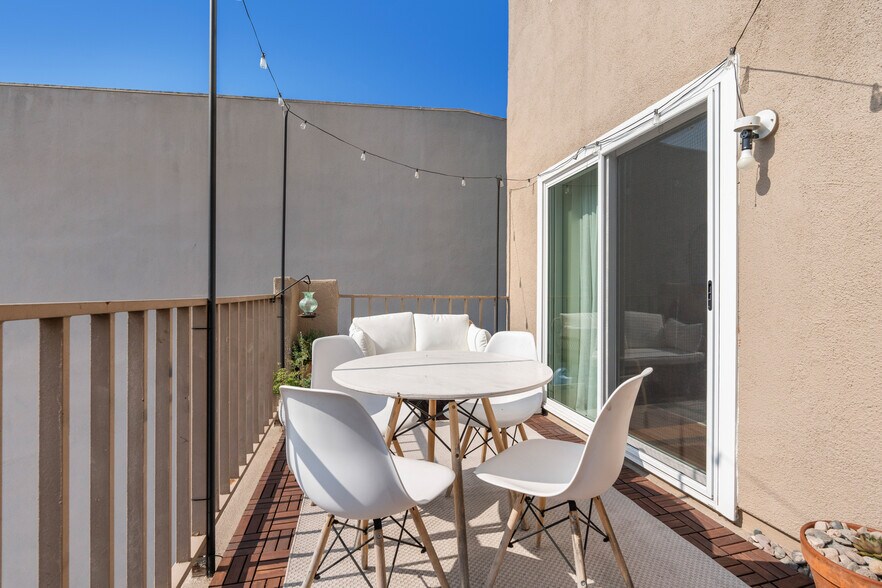 More Photos Of 909 N San Vicente Blvd, West Hollywood Apartments For Sale
