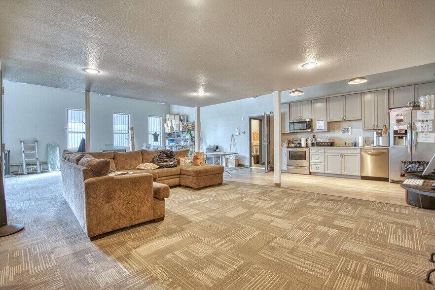 More Photos Of 6924 N 79th St, Niwot Warehouse For Sale