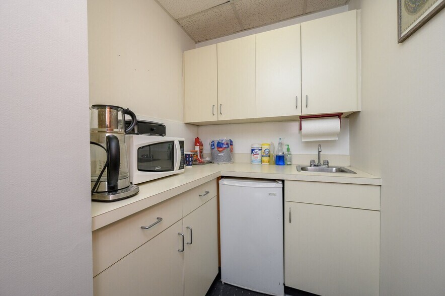 More Photos Of 176-182 Tamarack Cir, Skillman Medical For Sale