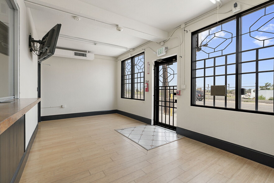 More Photos Of 5410-5430 W 44th Ave, Denver Freestanding For Lease