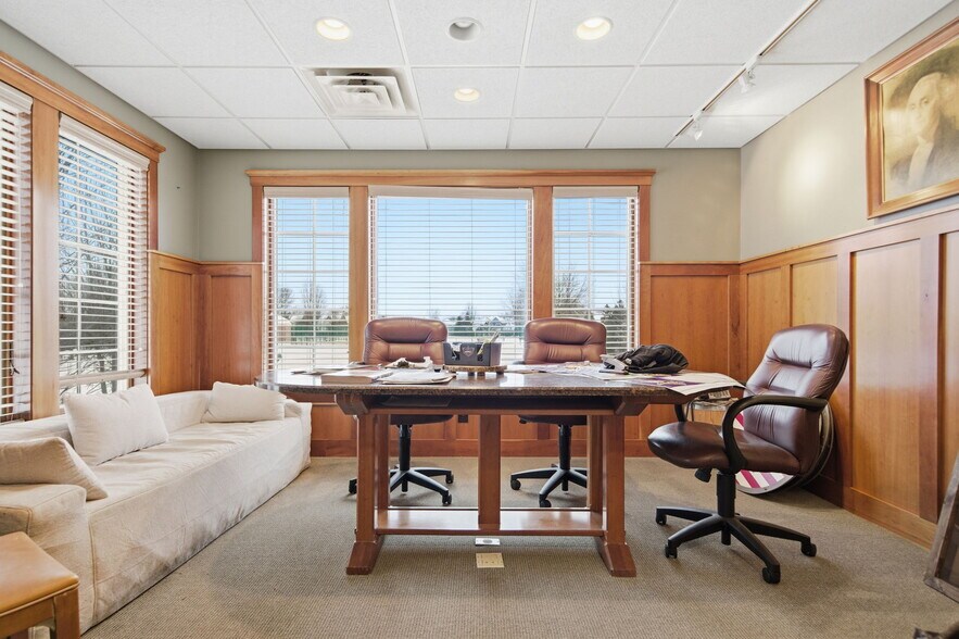 More Photos Of 145 New England Pl, Stillwater Storefront Retail Office For Sale