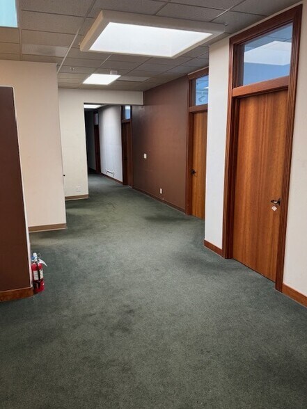 More Photos Of 5 Harris Ct, Monterey Unknown For Lease