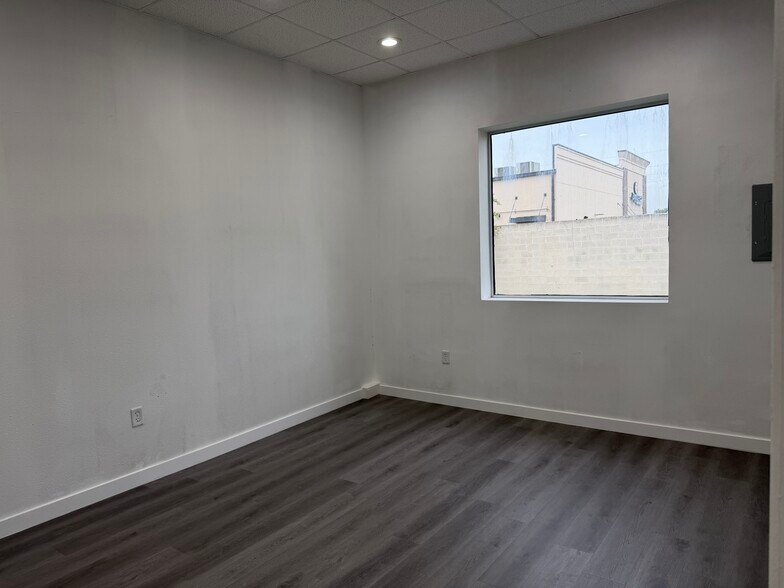 More Photos Of 26621 Field Cook Rd, Katy Office For Lease