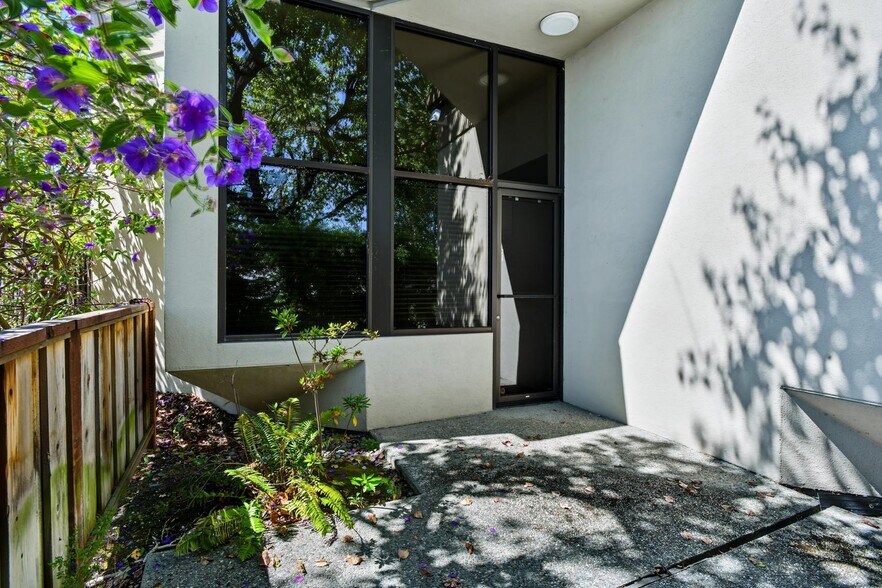 More Photos Of 550 Price Ave, Redwood City Office For Sale