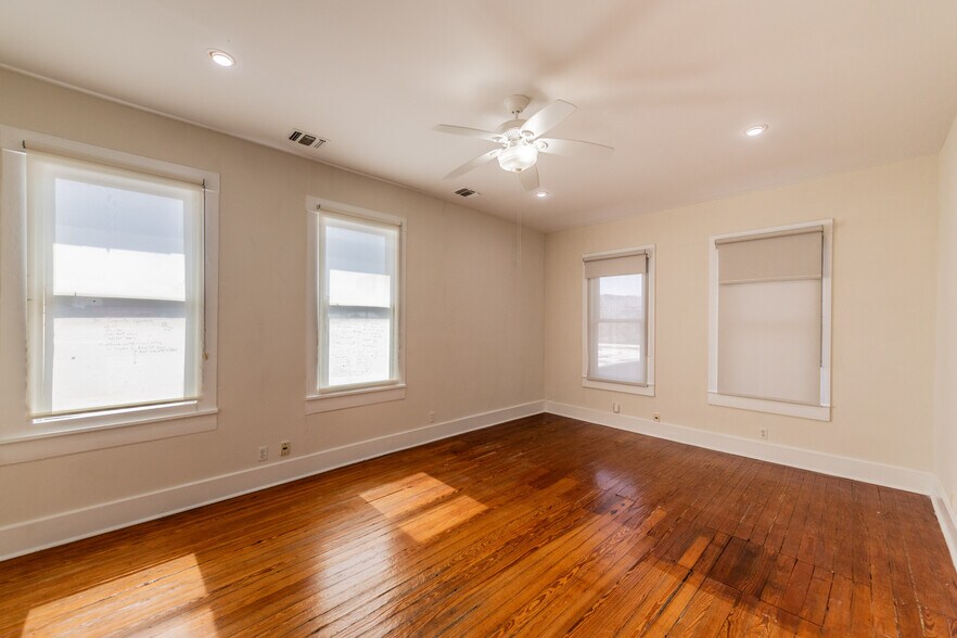 More Photos Of 214 E Ashby Pl, San Antonio Office For Lease