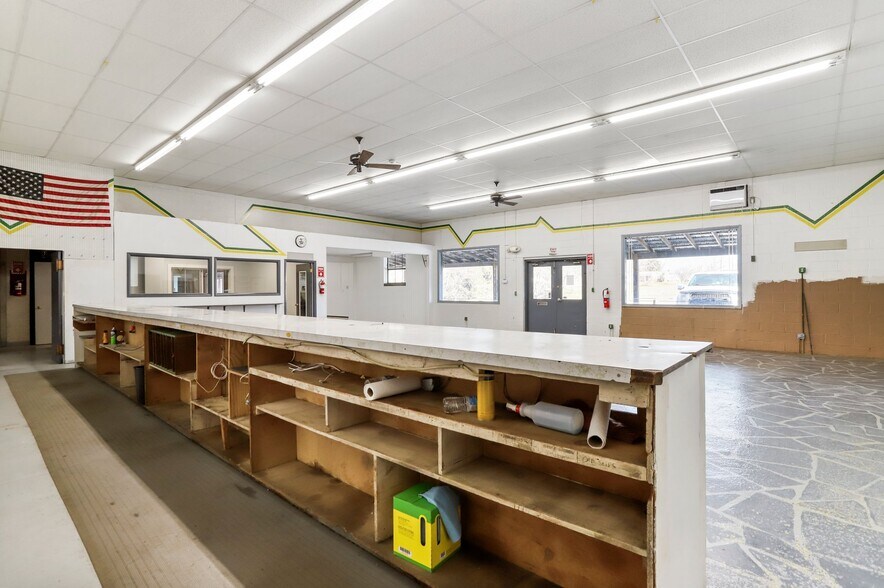 More Photos Of 12258 Buchanan Trl W, Mercersburg Flex For Lease