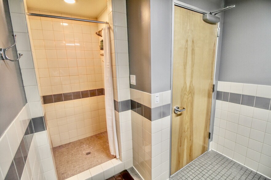 More Photos Of 3600-3608 Ocean Ranch Blvd, Oceanside Warehouse For Sale