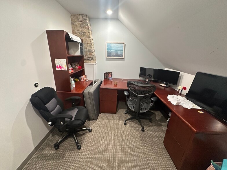 More Photos Of 118 N 3rd St, Grand Haven Office For Sale