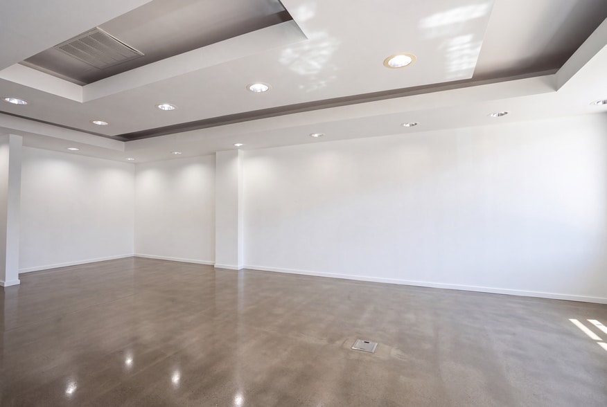 More Photos Of 9775 Santa Monica Blvd, Beverly Hills General Retail For Sale