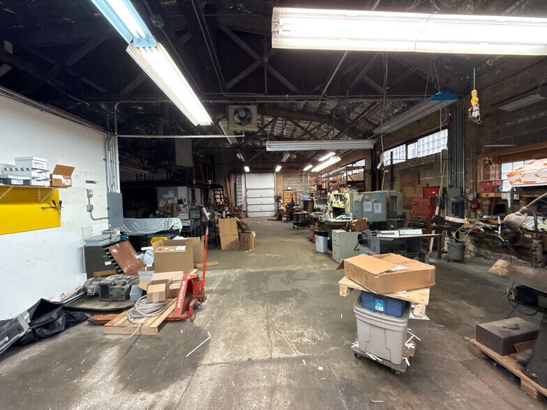 More Photos Of 3338 N Ravenswood Ave, Chicago Industrial For Sale