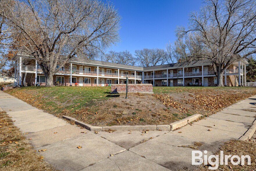 More Photos Of 525 I St, Fairbury Apartments For Sale