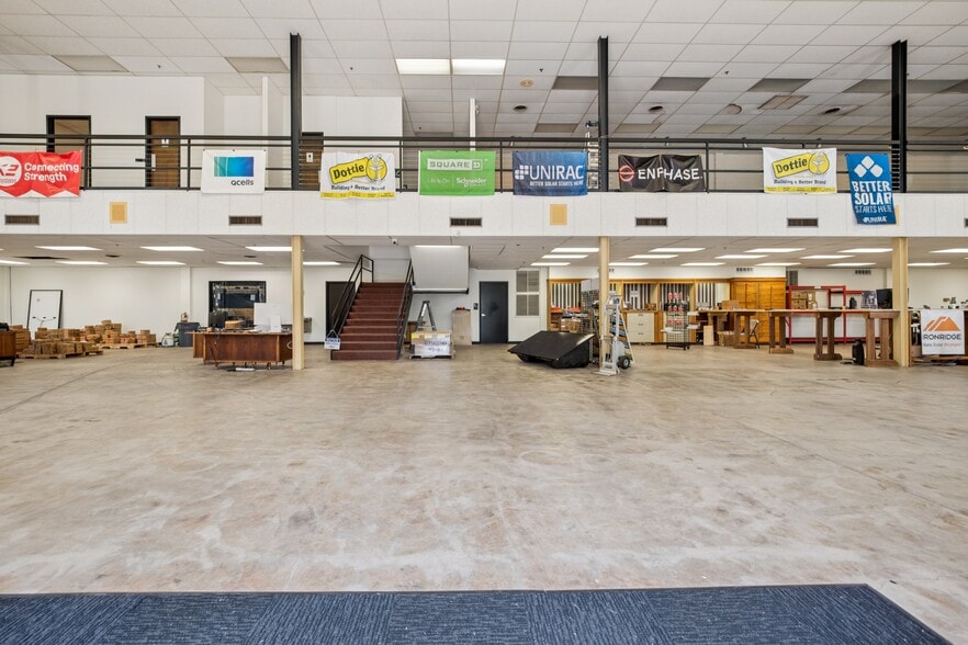 More Photos Of 7201 N Broadway Ext, Oklahoma City Warehouse For Lease