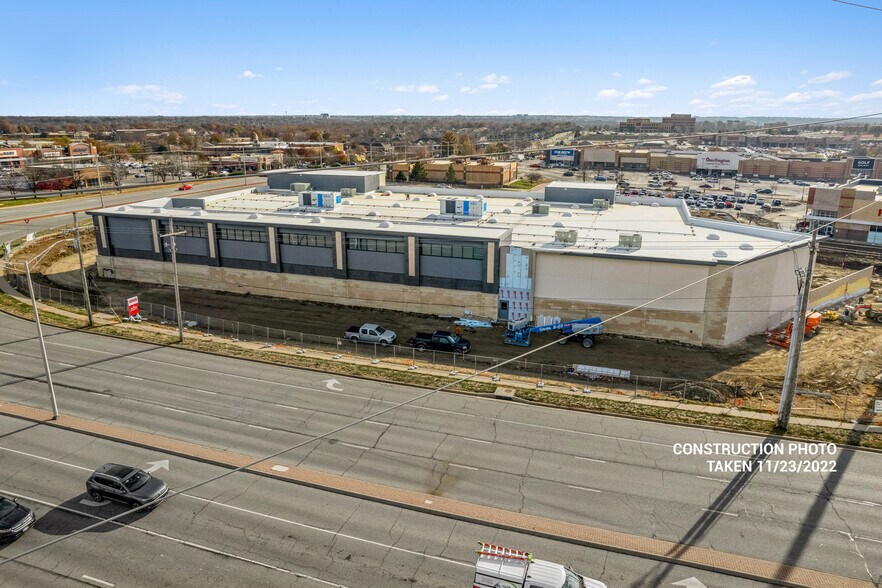 More Photos Of 11900 Metcalf Ave, Overland Park Supermarket For Sale