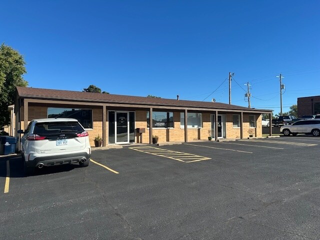 More Photos Of 118 W Locust St, Independence Office For Sale