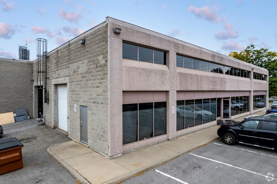 More Photos Of 8111 Jane St, Vaughan Flex For Sale