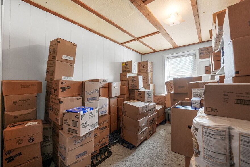 More Photos Of 10907 Main St, Honor Flex For Sale