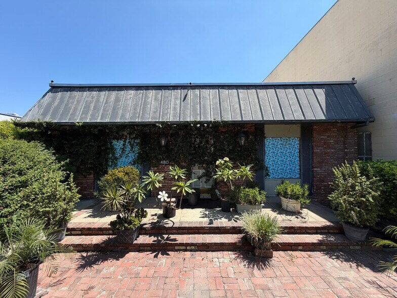 More Photos Of 480 S Rosemead Blvd, Pasadena Office For Sale