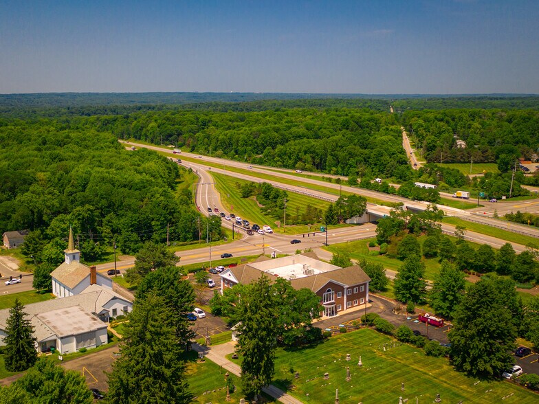 More Photos Of 17747 Chillicothe Rd, Chagrin Falls Office For Lease