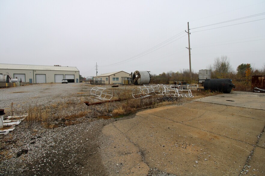 More Photos Of 7350 IL-111, South Roxana Specialty For Sale