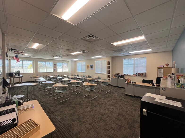 More Photos Of 7640 Westgate Dr, Windsor Office For Sale