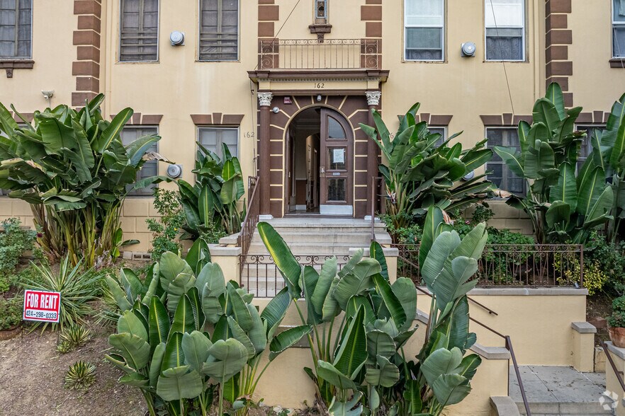 More Photos Of 162 N Kenmore Ave, Los Angeles Apartments For Sale
