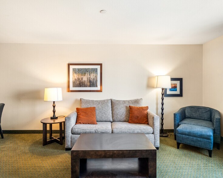 More Photos Of 1103 Hobbs Hwy, Seminole Hotel For Sale