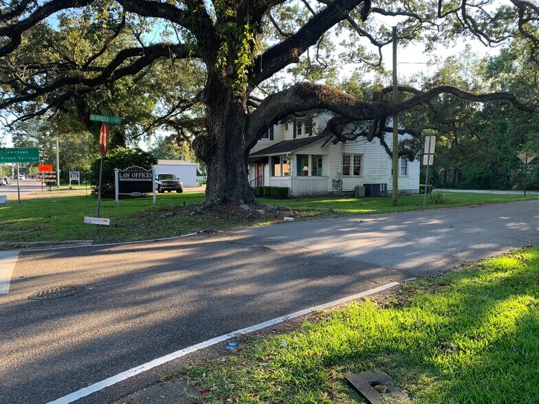 More Photos Of 1117 Washington Ave, Ocean Springs Medical For Sale