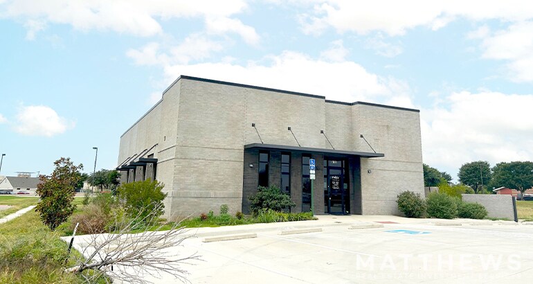 More Photos Of 5700 North Park Dr, Watauga Medical For Lease