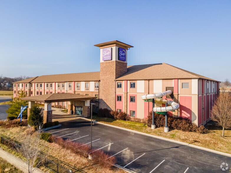 More Photos Of 1840 N Church Rd, Liberty Hotel For Sale